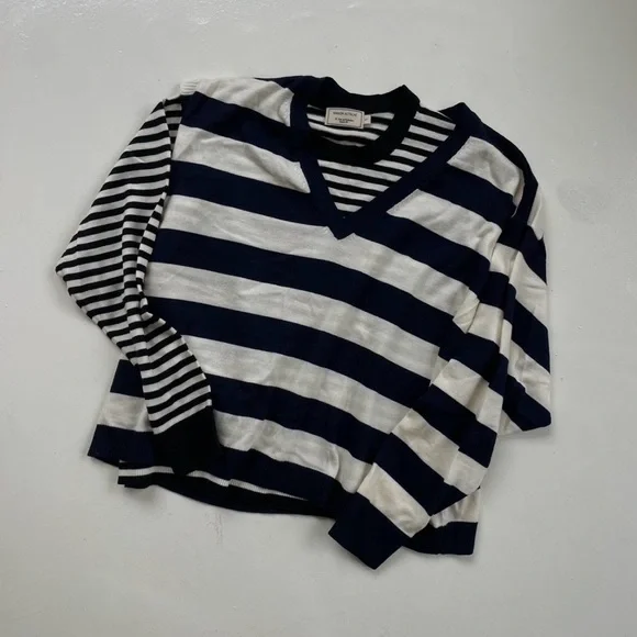 MAISON KITSUNÉ Striped V-Neck Sweater Small NWOT - Picture 1 of 4